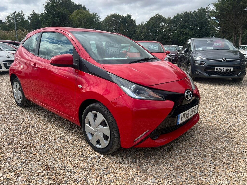 Toyota Aygo 1.0 Vvt-i X-play Red #2