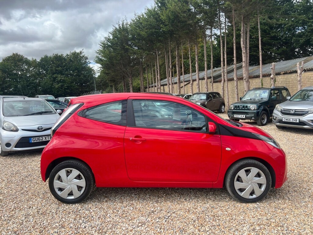 Toyota Aygo 1.0 Vvt-i X-play Red #6