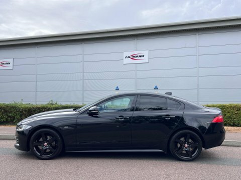 Jaguar XE 2017 17 2.0I Black #5