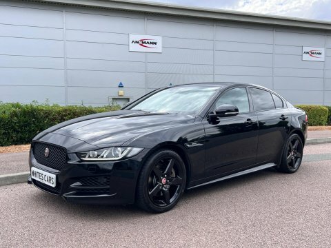 Jaguar XE 2017 17 2.0I Black #4