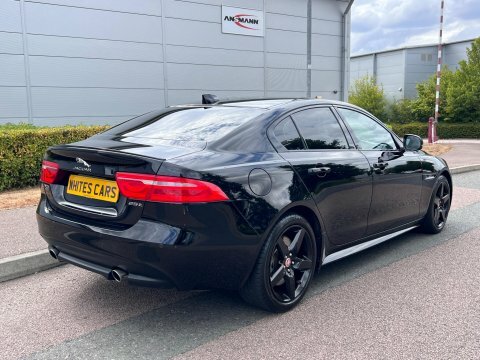 Jaguar XE 2017 17 2.0I Black #3