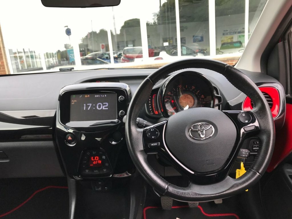 Toyota Aygo X-play Red #21