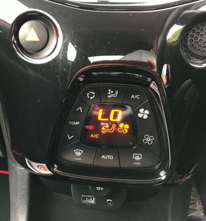 Toyota Aygo X-play Red #19