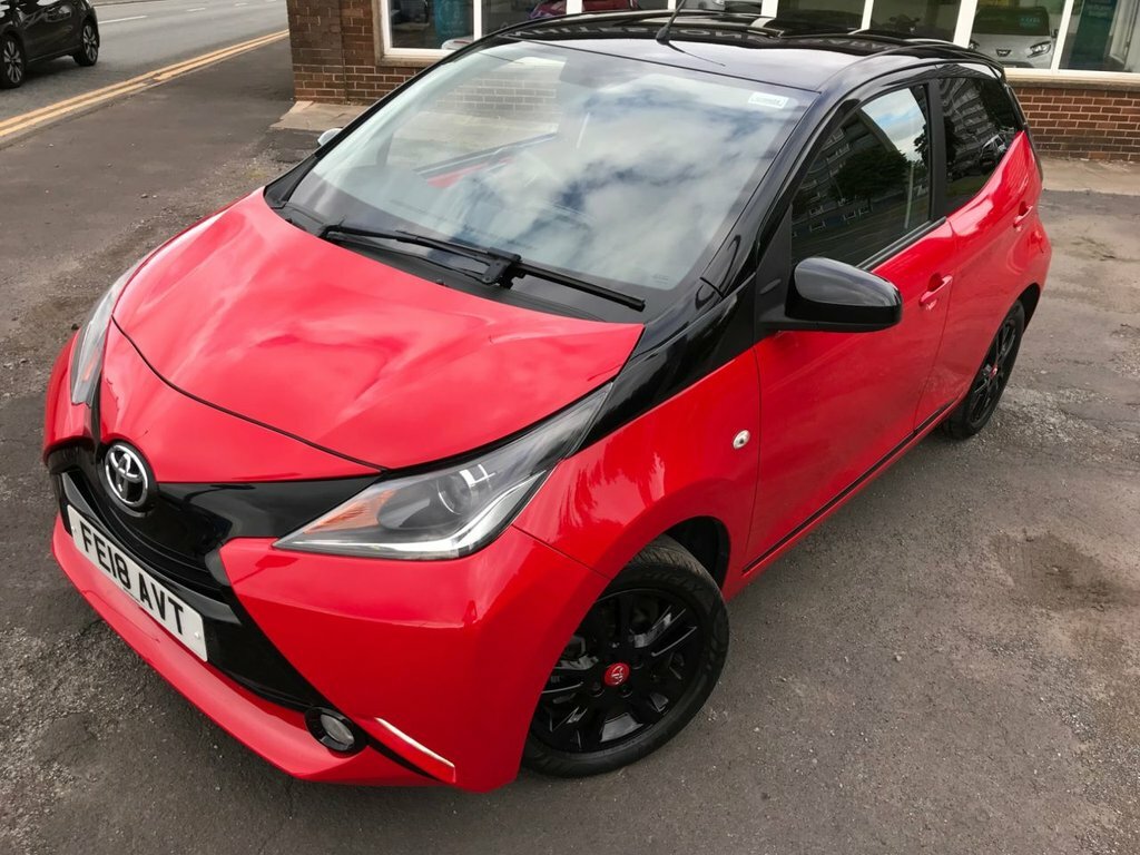 Toyota Aygo X-play Red #24