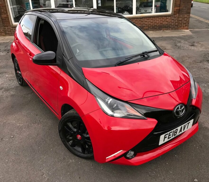 Toyota Aygo X-play Red #23