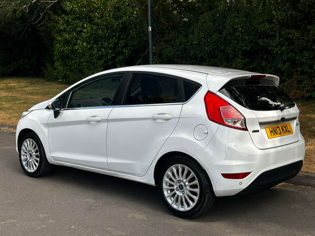 Ford Fiesta Hatchback 1.0 Fiesta Titanium 2013 HN13KXL White #5