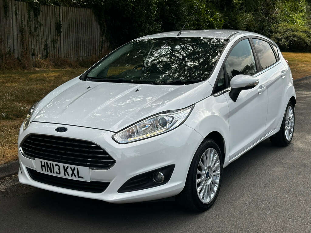 Ford Fiesta Hatchback 1.0 Fiesta Titanium 2013 HN13KXL White #3