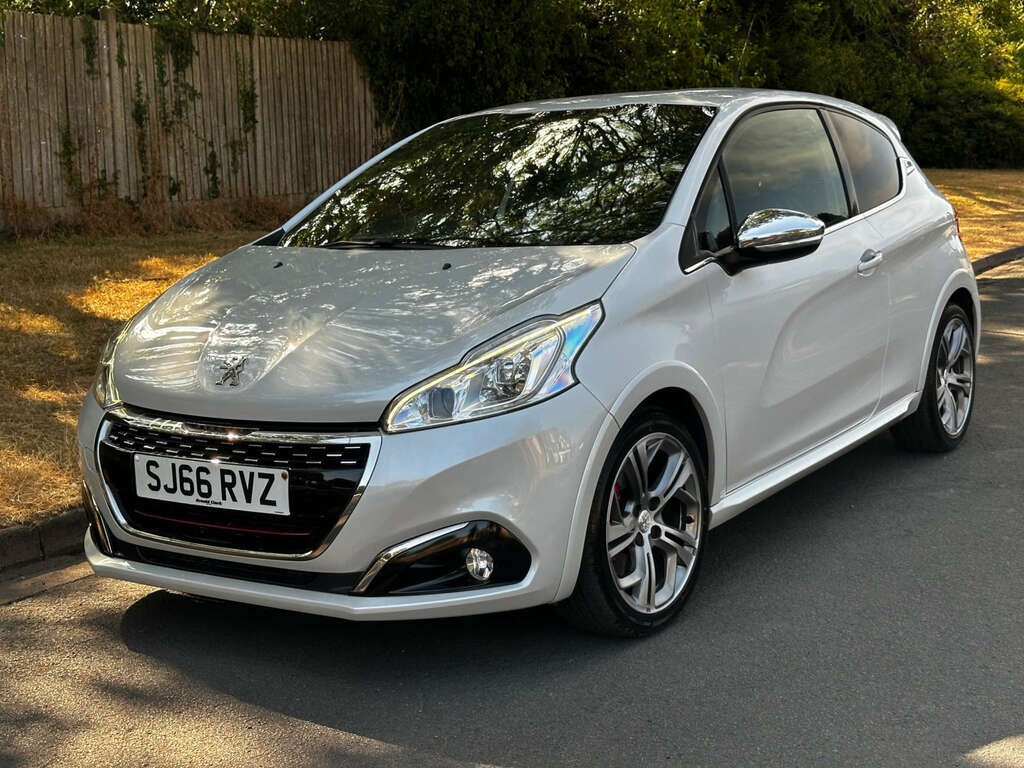 Peugeot 208 Hatchback 1.6 208 Gti Thp 2016 White #3