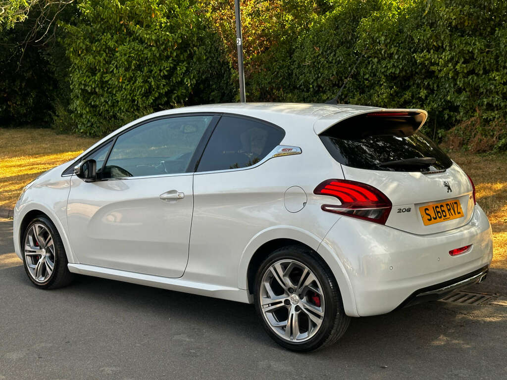 Peugeot 208 Hatchback 1.6 208 Gti Thp 2016 White #5