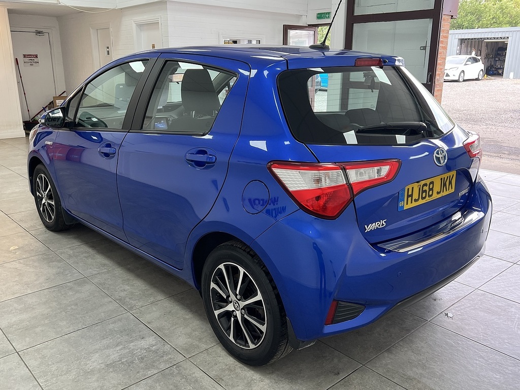 Toyota Yaris Vvt-h Icon Tech Blue #5