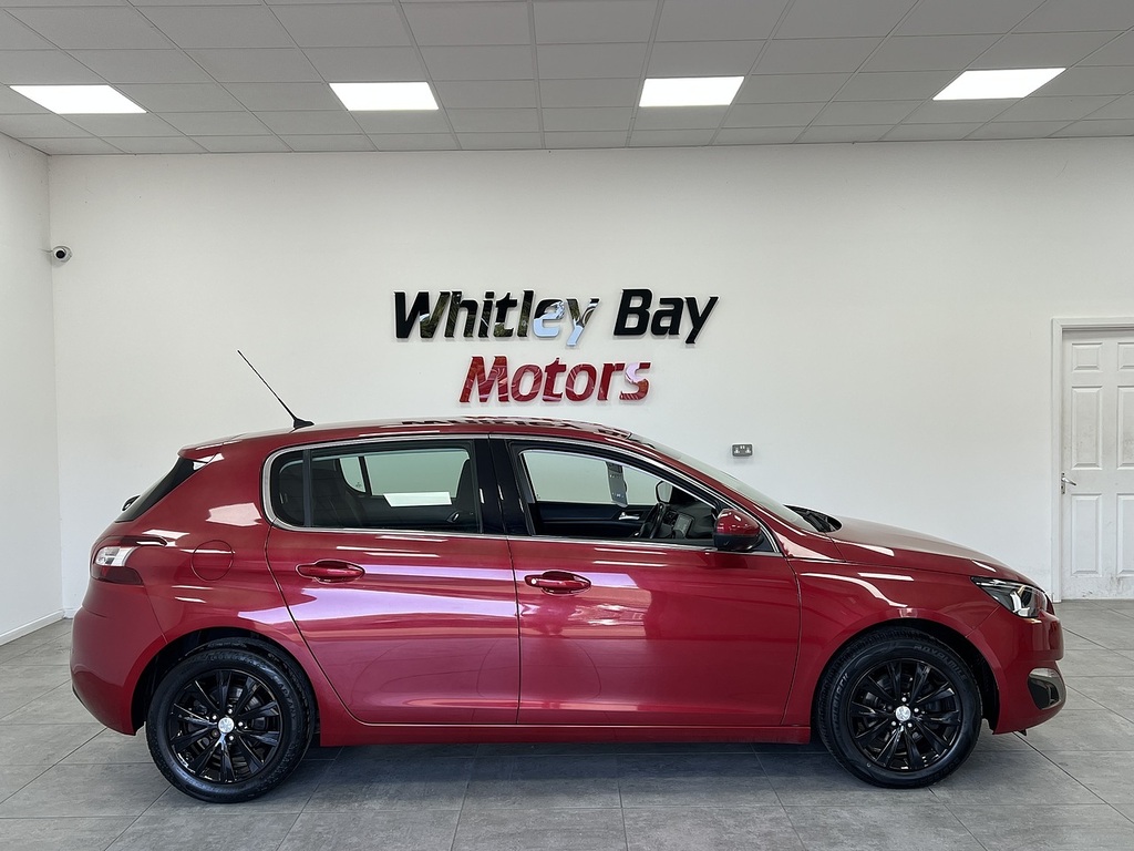 Peugeot 308 Bluehdi Allure Red #2