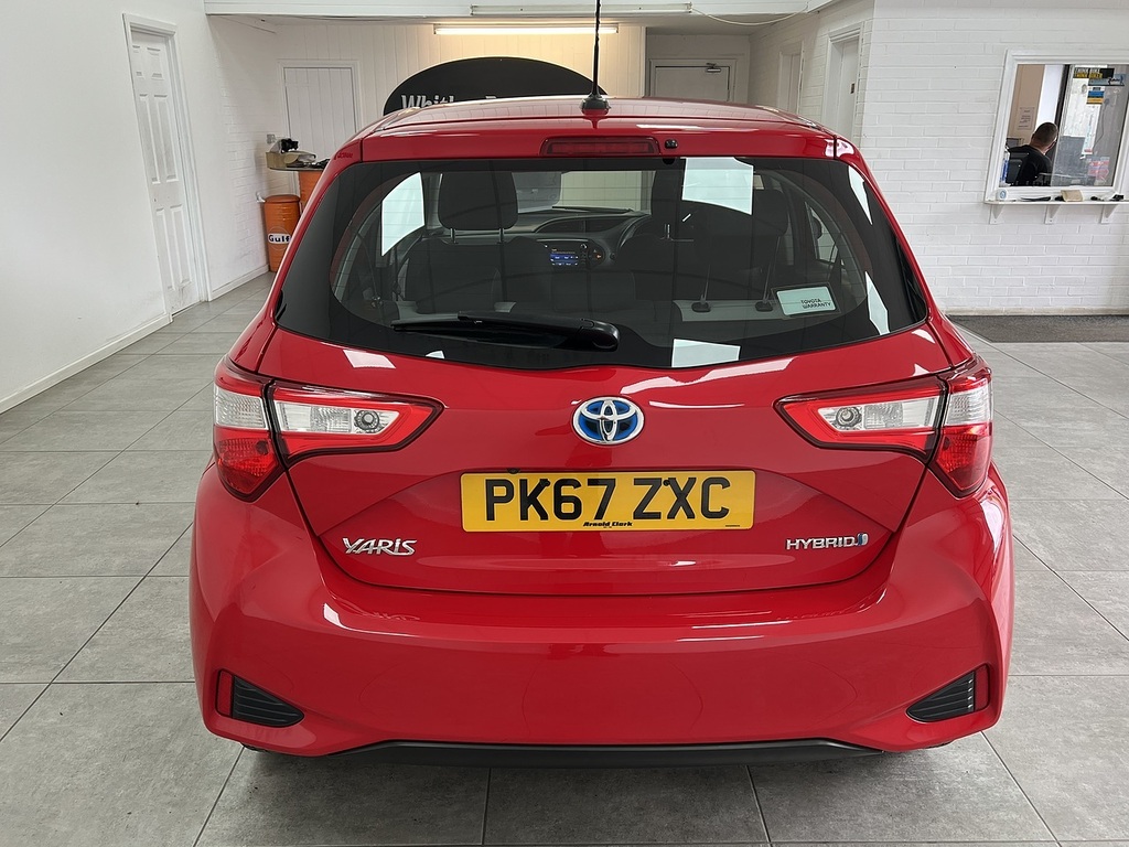 Toyota Yaris Vvt-h Icon Red #4