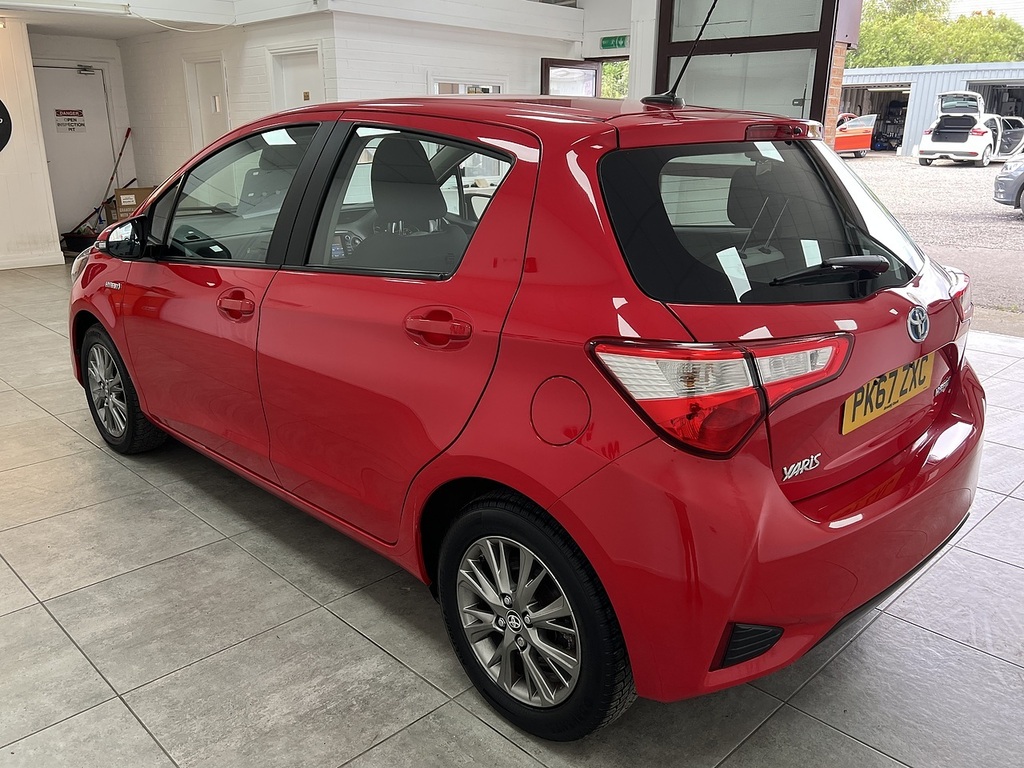 Toyota Yaris Vvt-h Icon Red #5