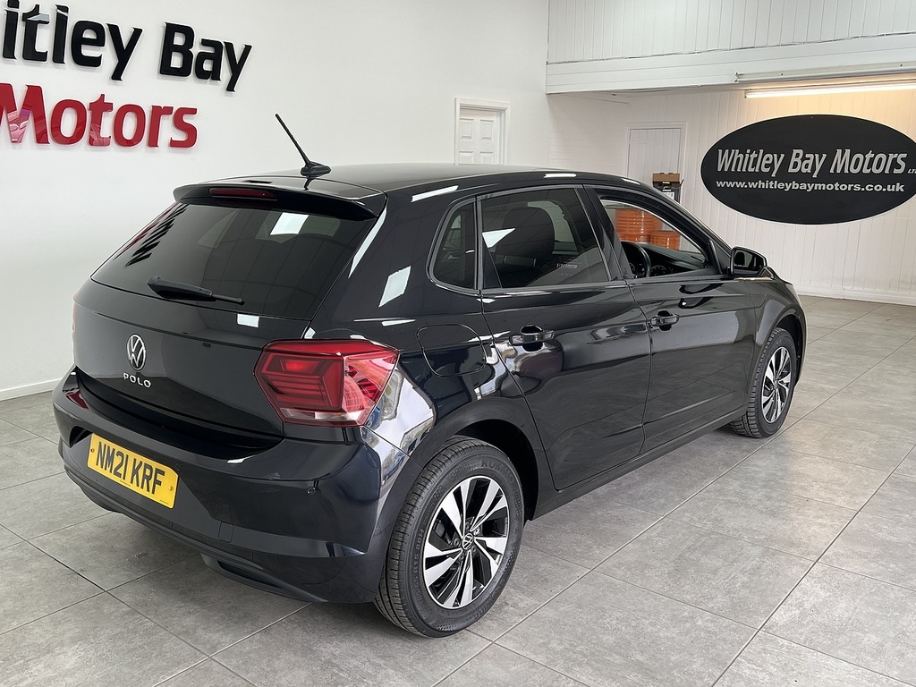 Volkswagen Polo Tsi Match Black #3