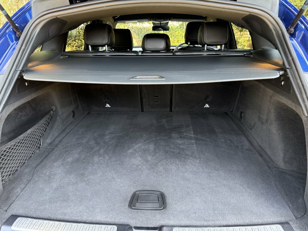 Mercedes-Benz EQC Eqc 400 300Kw Amg Line 80Kwh Grey #22