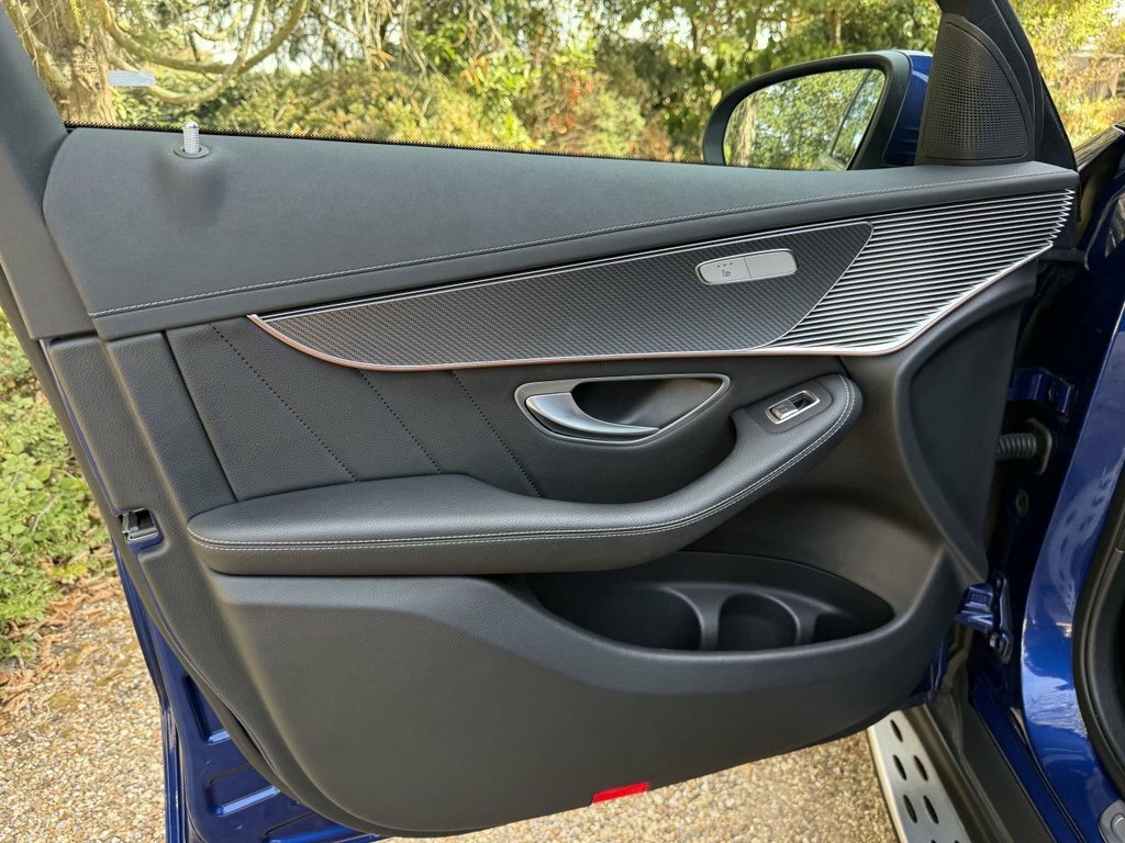 Mercedes-Benz EQC Eqc 400 300Kw Amg Line 80Kwh Grey #25
