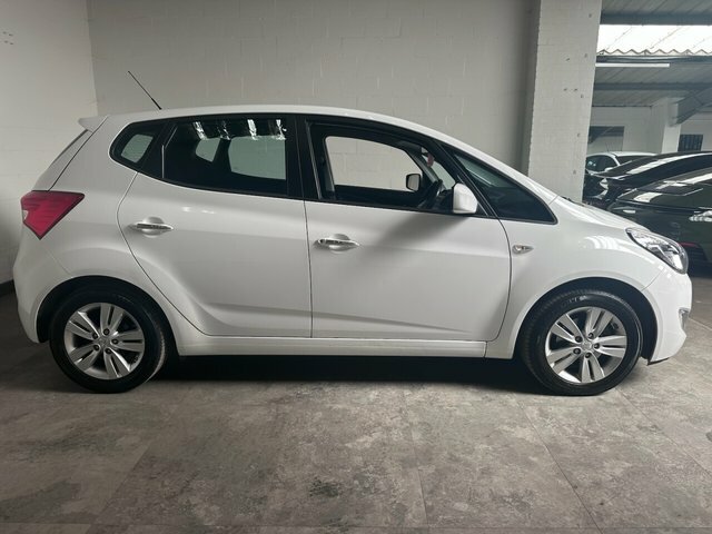 Hyundai Ix20 2015 1.6 Active Hatchback Euro 5 White #4