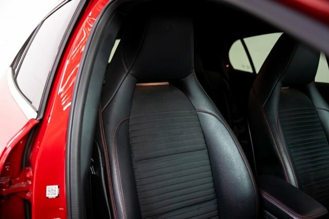Mercedes-Benz GLA Class 2019 1.6 Gla200 Amg Line Edition Suv 7G VL19VLK Red #4