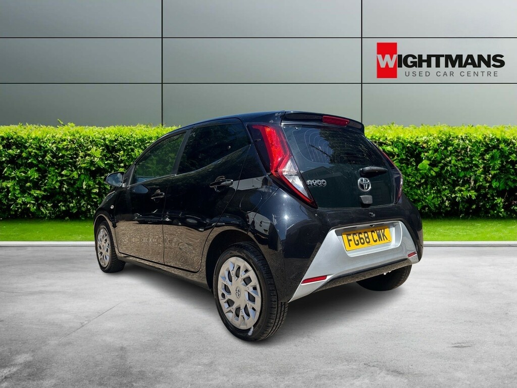 Toyota Aygo 1.0 Vvt-i X-play Black #5