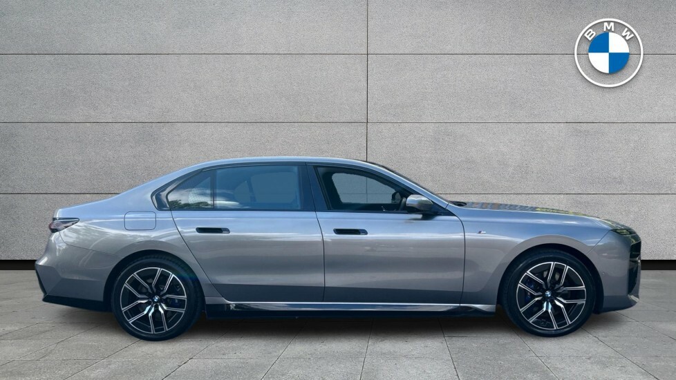 BMW i7 335Kw Edrive50 Excellence 105.7Kwh Blue #3