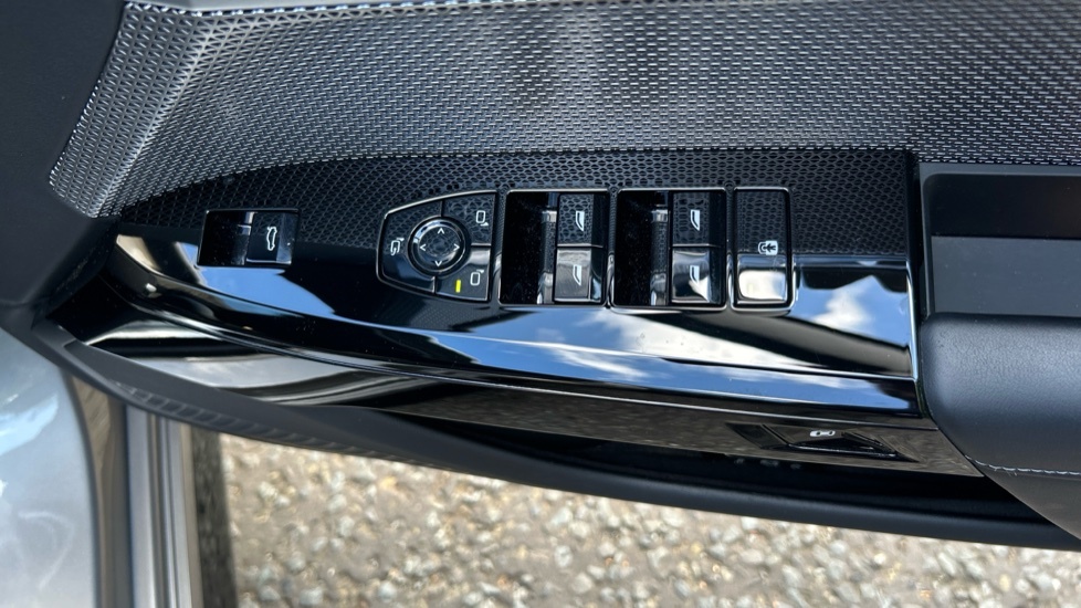 BMW i7 335Kw Edrive50 Excellence 105.7Kwh Blue #60