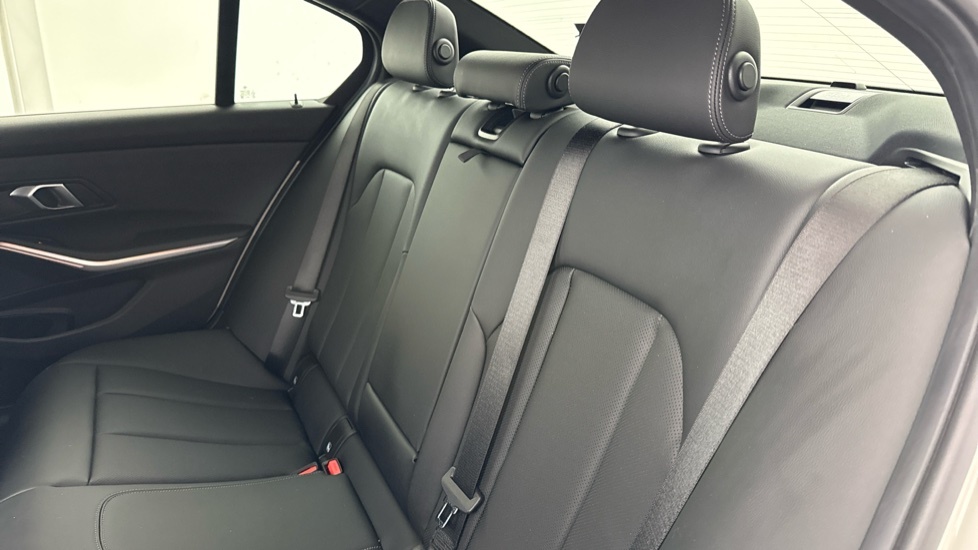 BMW 3 Series 320I M Sport Touring Blue #12