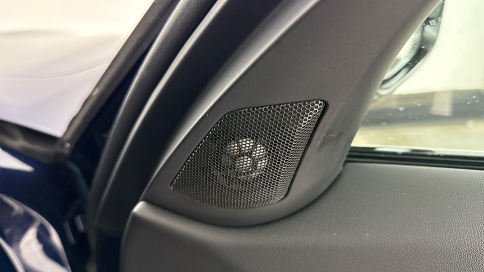 BMW 3 Series 320I M Sport Touring White #20
