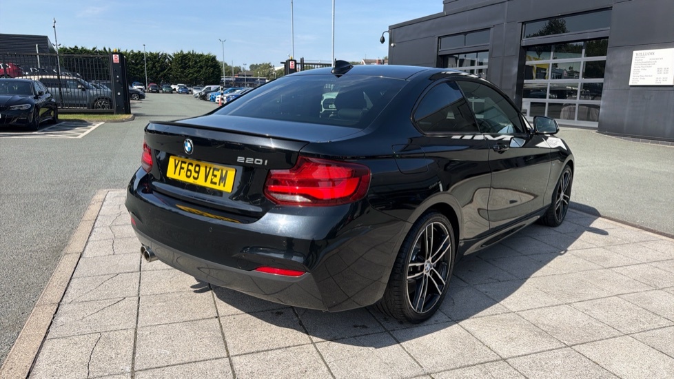 BMW 2 Series Gran Coupe 1.5 218I Gpf Sport Coupe 136 Ps Black #40