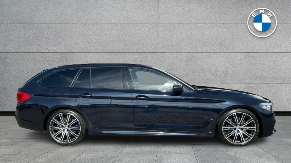 BMW 5 Series 2020 2.0 520D Mht M Sport Touring Hybri Grey #3