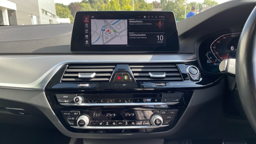 BMW 5 Series 2020 2.0 520D Mht M Sport Touring Hybri Grey #8