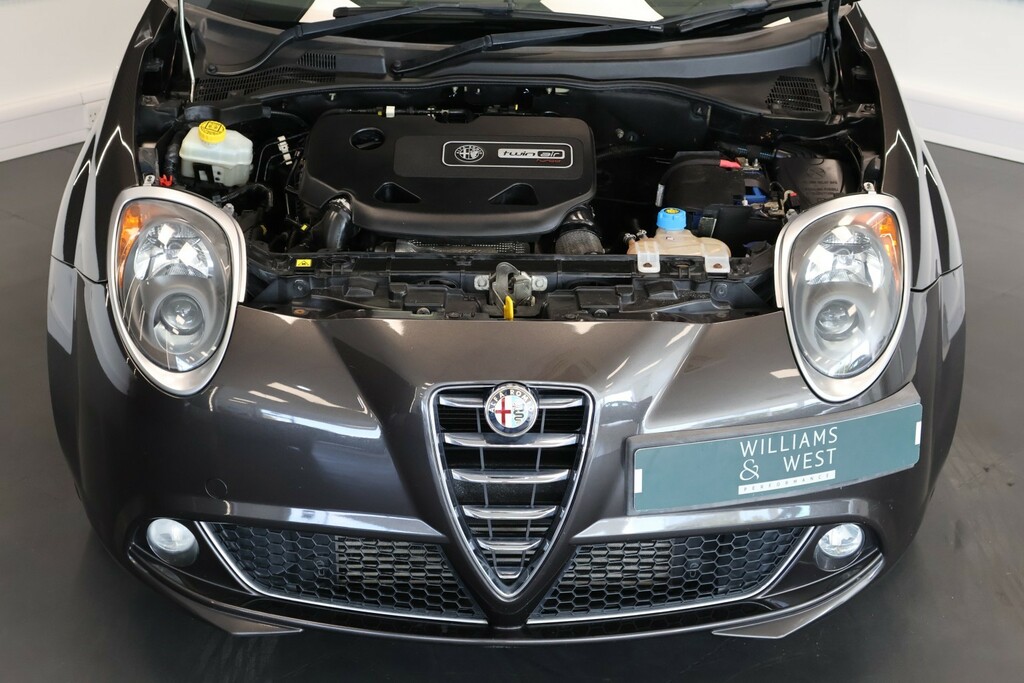 Alfa Romeo MiTo Twinair Distinctive 3-Door Red #7