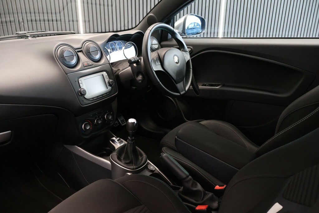 Alfa Romeo MiTo Twinair Distinctive 3-Door Red #21