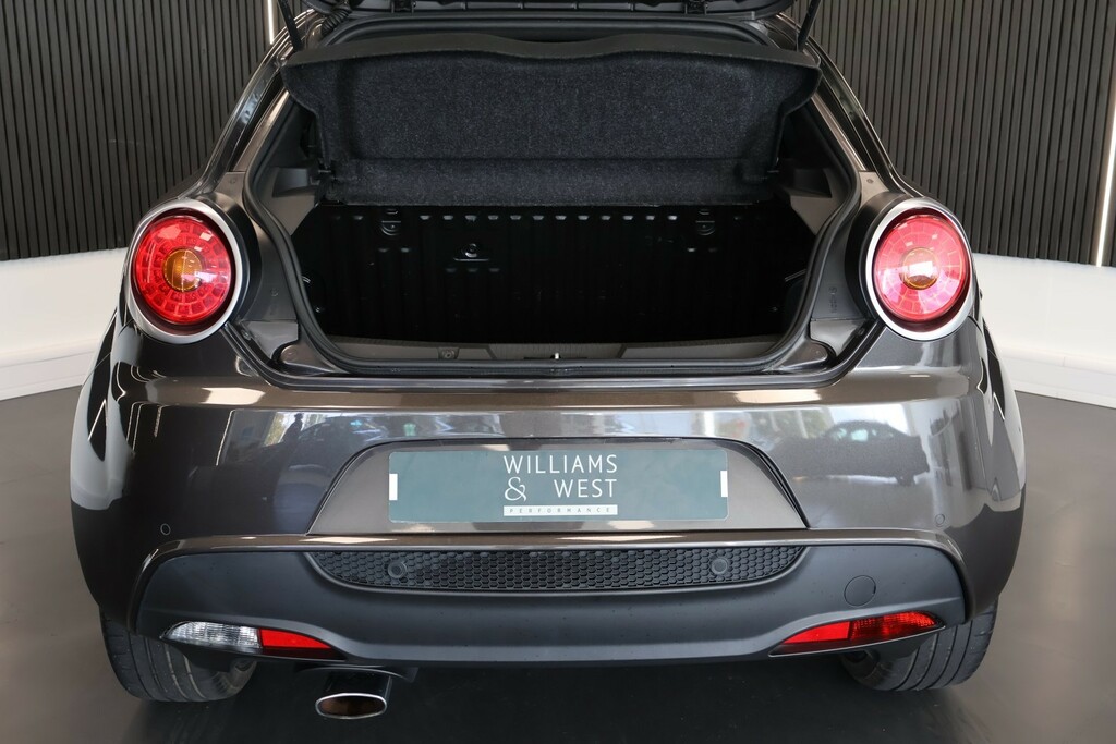 Alfa Romeo MiTo Twinair Distinctive 3-Door Red #16