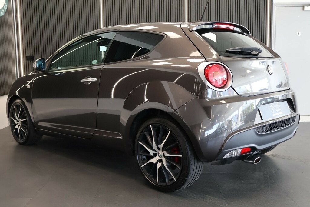 Alfa Romeo MiTo Twinair Distinctive 3-Door Red #18