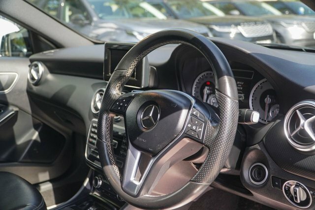 Mercedes-Benz A Class 1.5 A180 Cdi Amg Sport 7G-dct Euro 6 Ss White #41