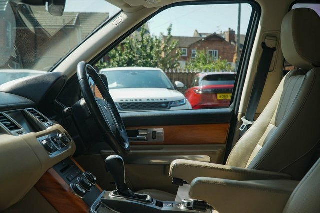 Land Rover Range Rover Sport Estate Tdv6 Black #18