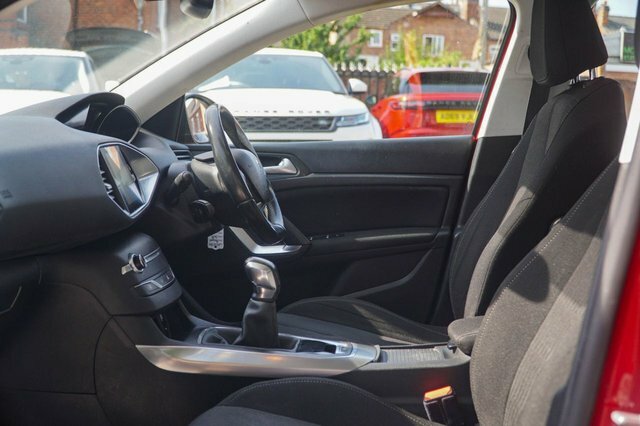 Peugeot 308 2015 1.6 Hdi Active Hatchback Eu Red #2