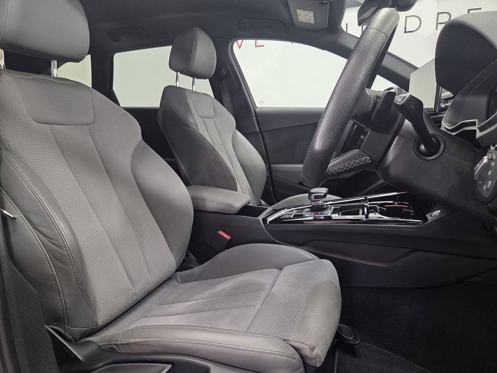 Audi A4 Avant 2.0 Tdi 35 Black Edition Estate S Troni Blue