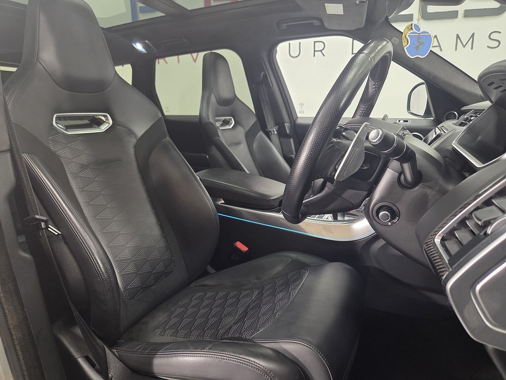 Land Rover Range Rover Sport 5.0 P575 V8 Svr Carbon Edition Suv White #2