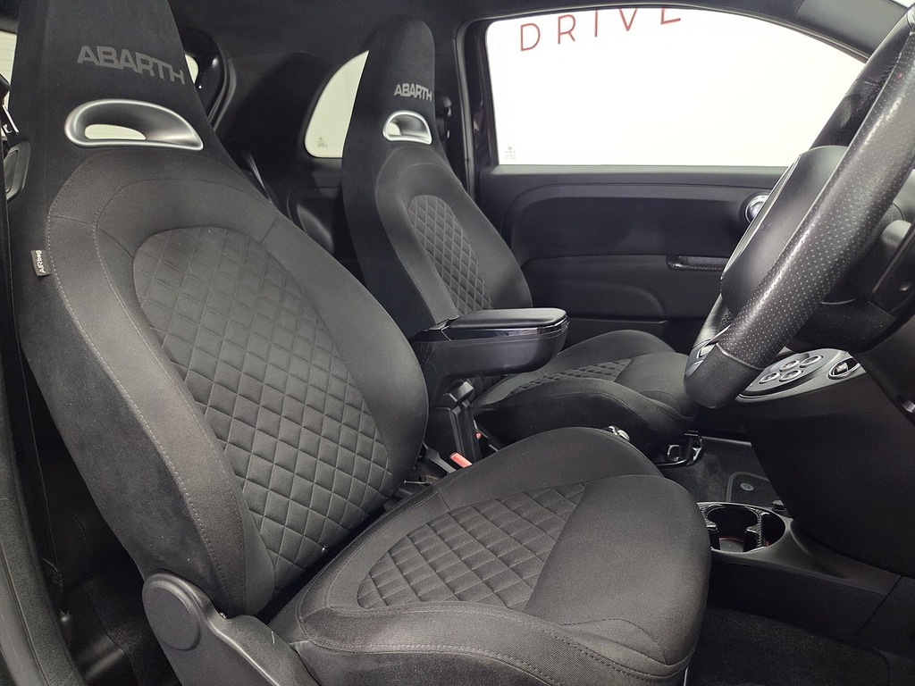 Abarth 595 1.4 T-jet F595 Pista Hatchback Eur Black