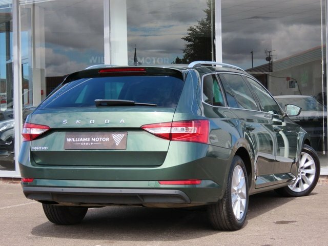 Skoda Superb 2019 1.6 Tdi Se Technology Estate Dsg E Green #4