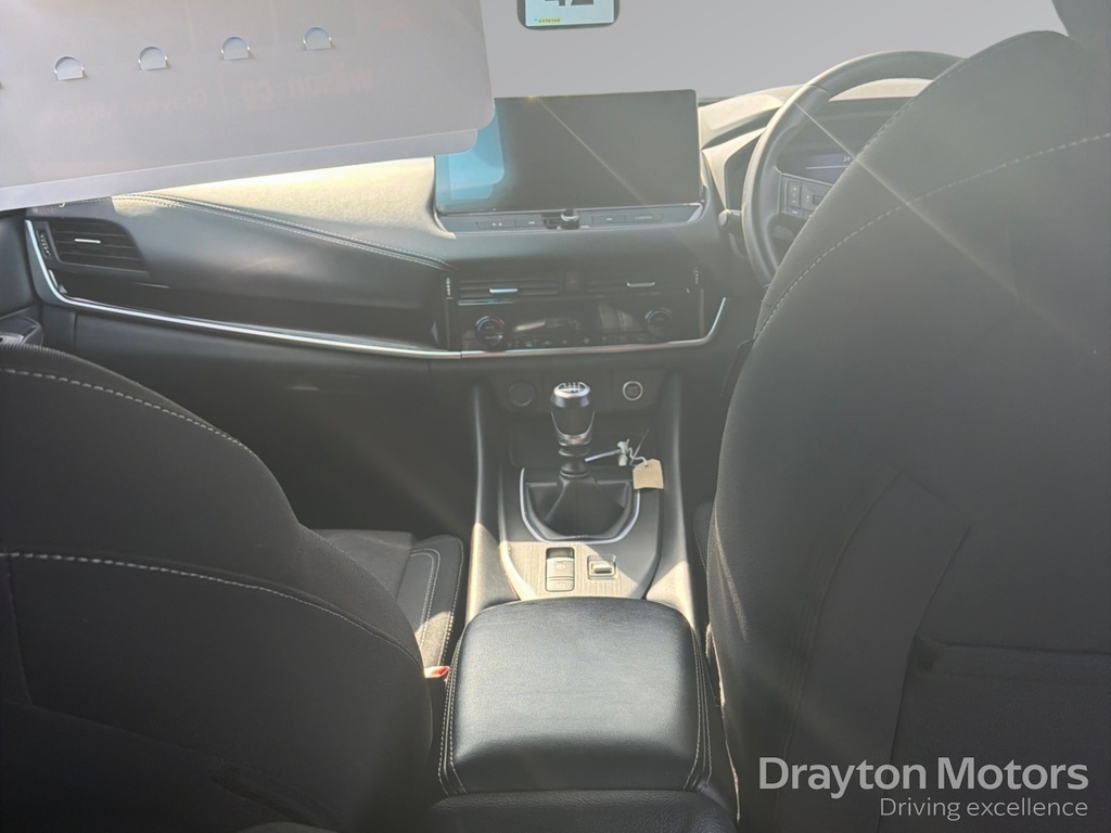 Nissan Qashqai 1.3 Dig-t Mhev N-connecta Suv Hybrid Ma DN24KRU Black #2
