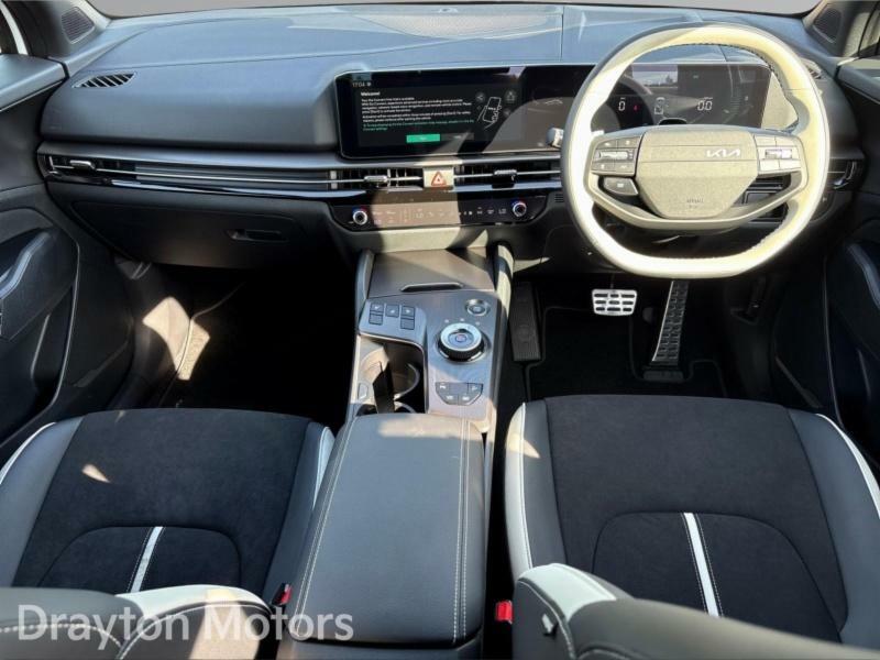 Kia Sportage Sportage 1.6T Gdi Hev Gt-line Estate White #2