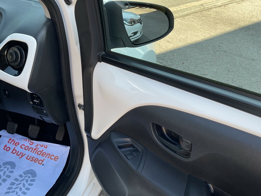 Toyota Aygo  White #14