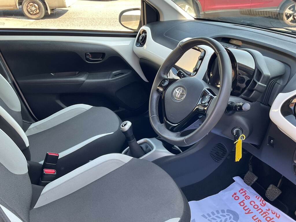 Toyota Aygo  White #13
