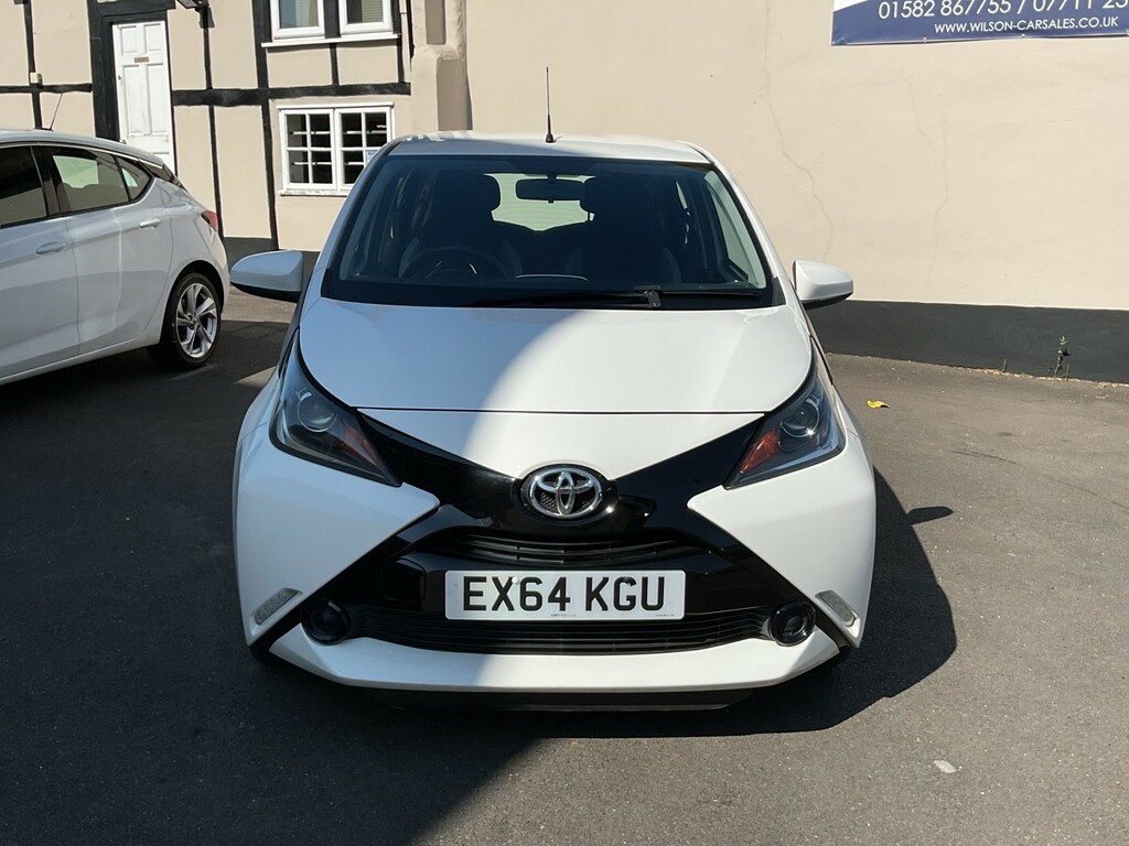 Toyota Aygo 1.0 Vvt-i X-play White #2