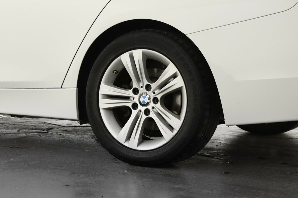 BMW 3 Series 2017 2.0 320D Ed Plus Touring Euro Black #9