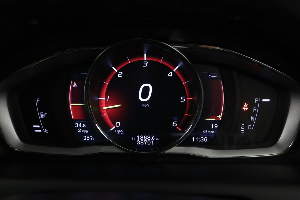 Volvo XC60 Xc60 D5 220 R Design Lux Nav Awd Geartronic Grey #26