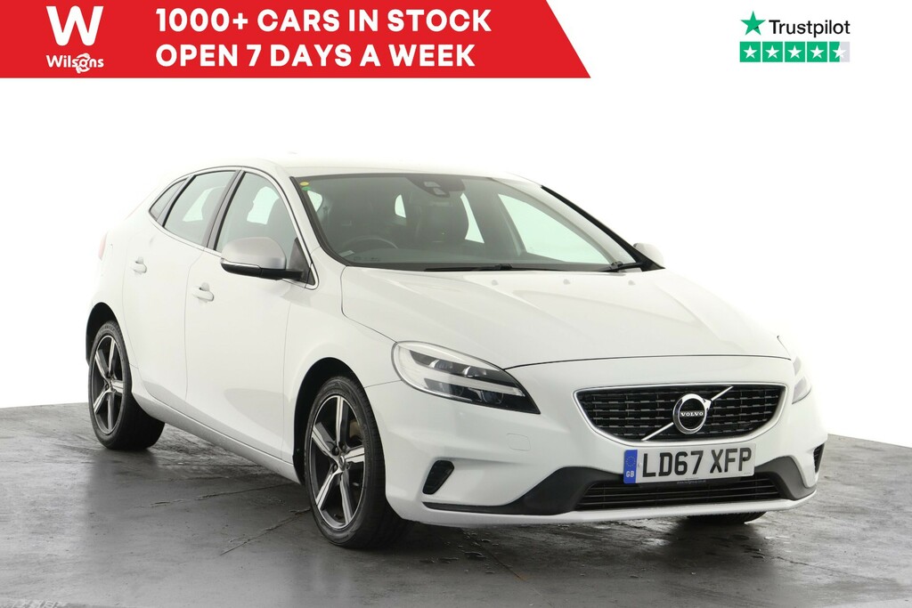 Volvo V40 T3 152 R Design Nav Plus Black