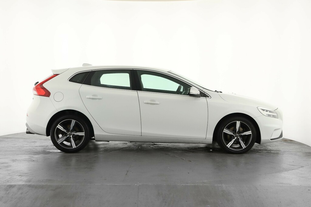 Volvo V40 T3 152 R Design Nav Plus LD67XFP Black #4
